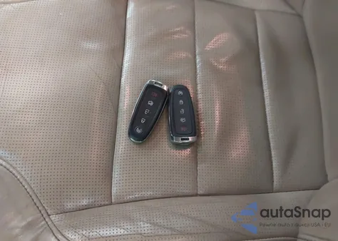 2017 Ford Taurus Limited z USA, uszkodzony, nr VIN 1FAHP2F82HG113772